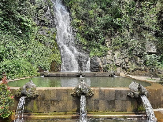 Keindahan Air Terjun Sumuran Seloprojo: Pesona Alam Magelang yang Menakjubkan